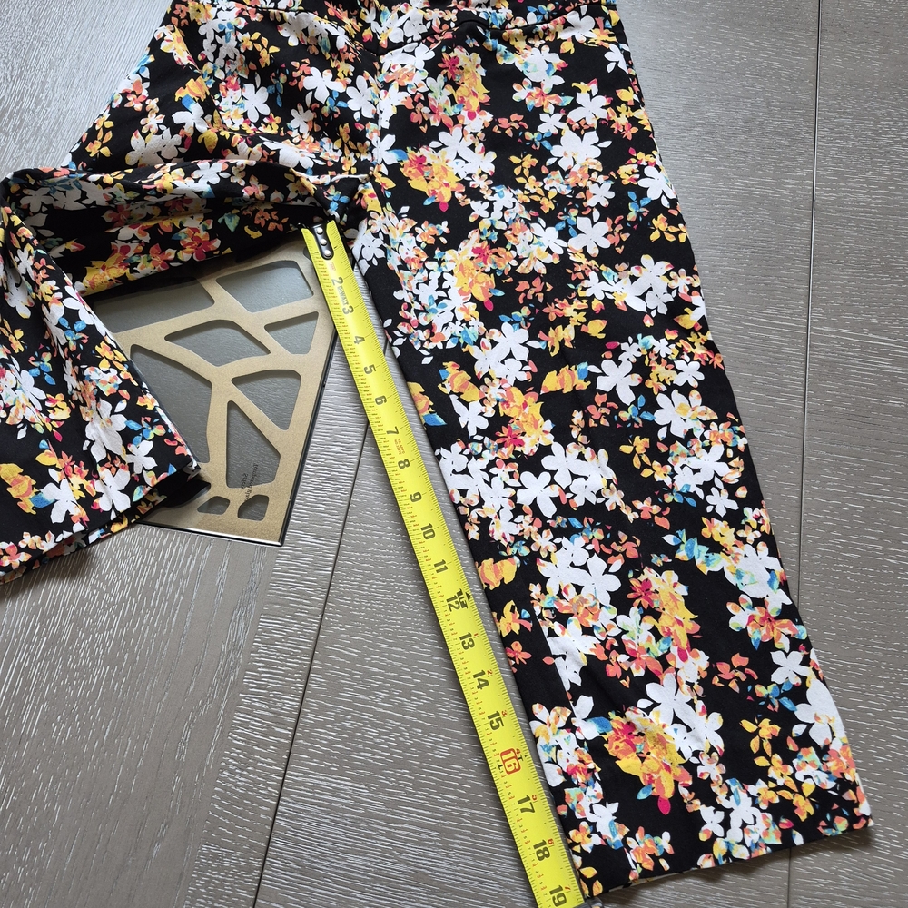Zac & Rachel Floral Capri Leggings - Pink Multi & Black Multi Lot Of 2 - Picture 3 of 9